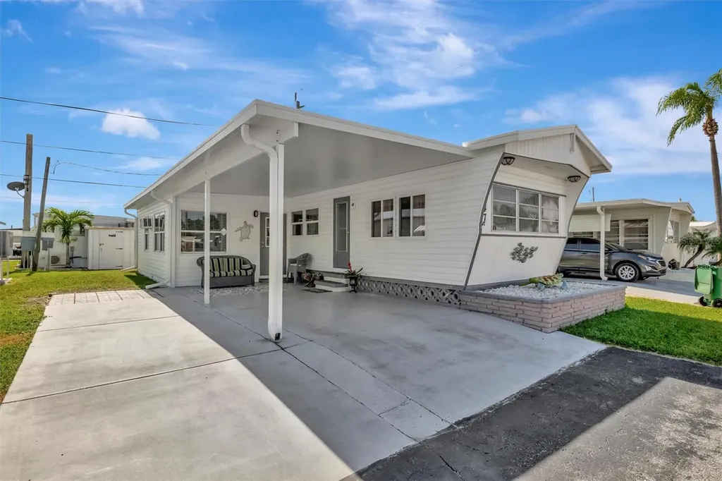 247 Palm Lane Palmetto FL 34221