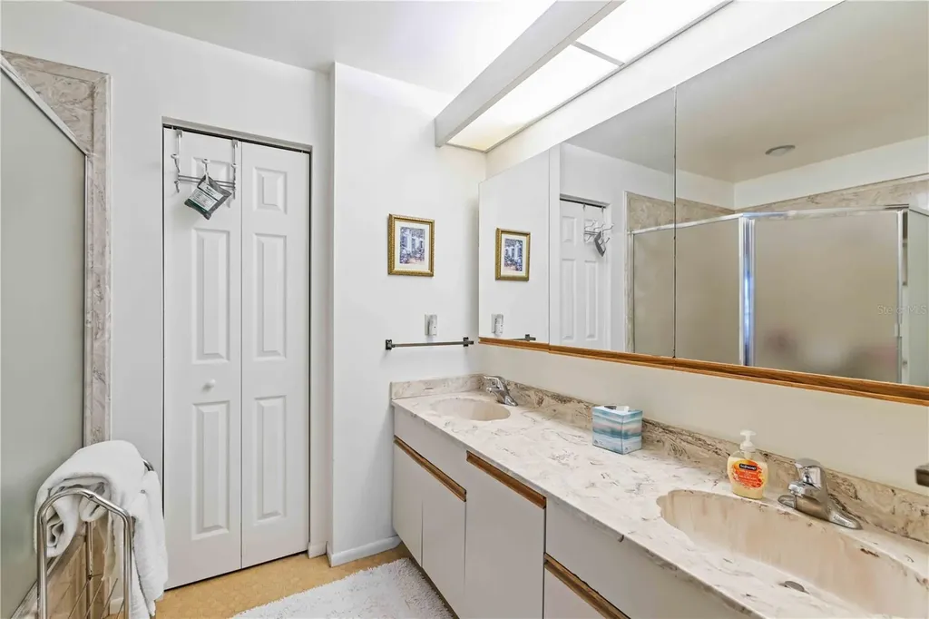 311 Oak Hill Way Sarasota FL 34232