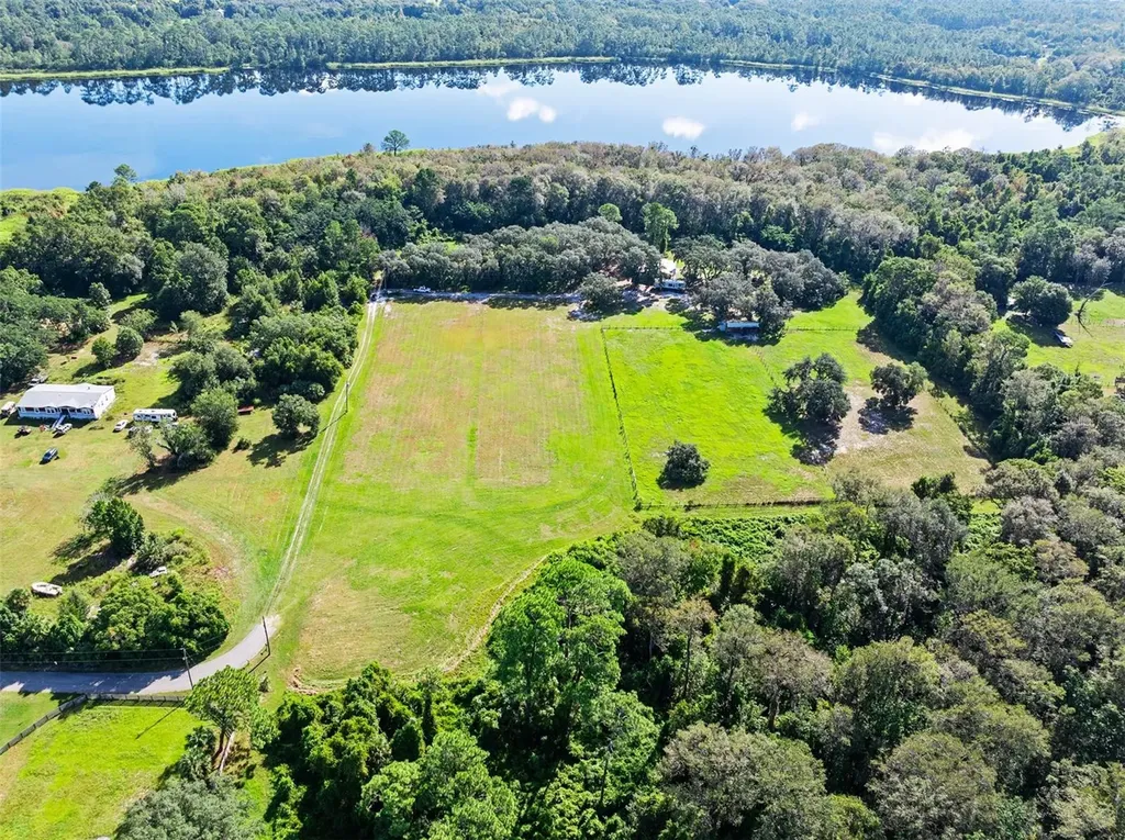 Roberts Road Pierson FL 32180