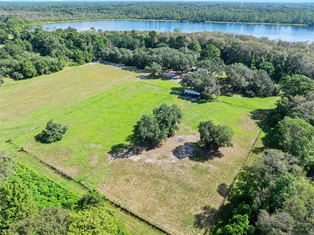 Roberts Road Pierson FL 32180