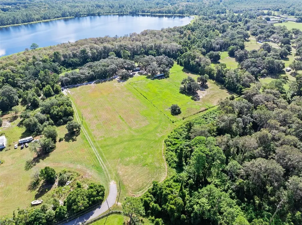 Roberts Road Pierson FL 32180