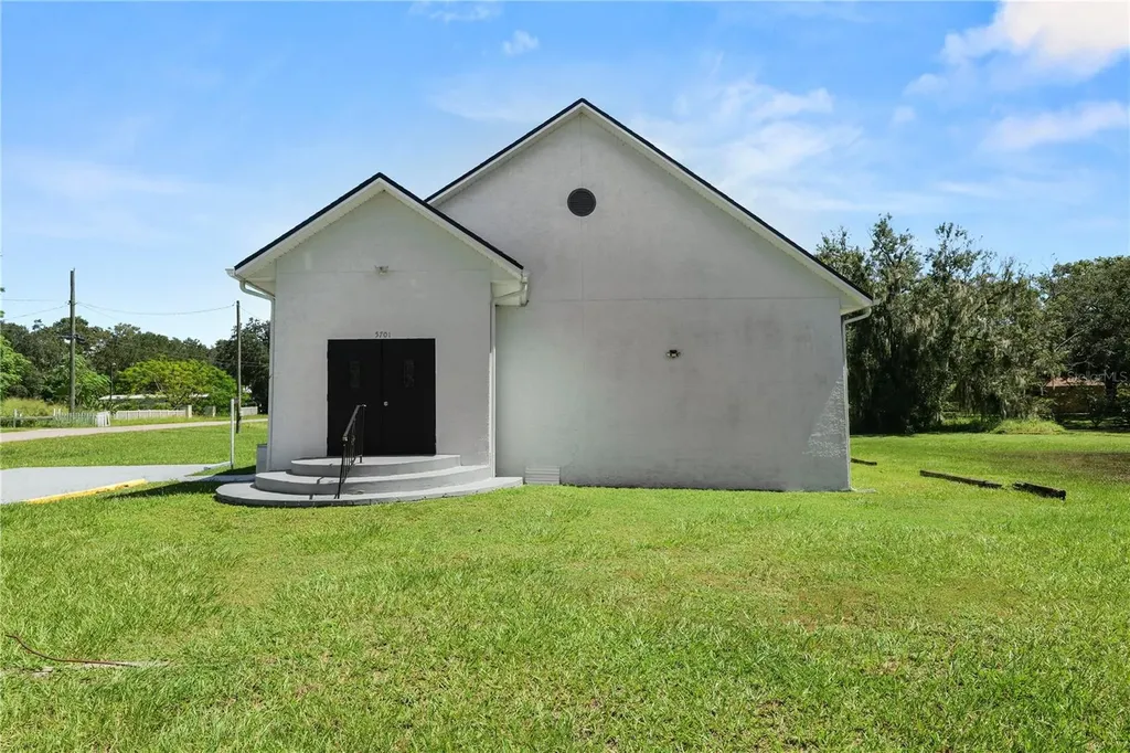 5701 Mcduffie Avenue Mulberry FL 33860