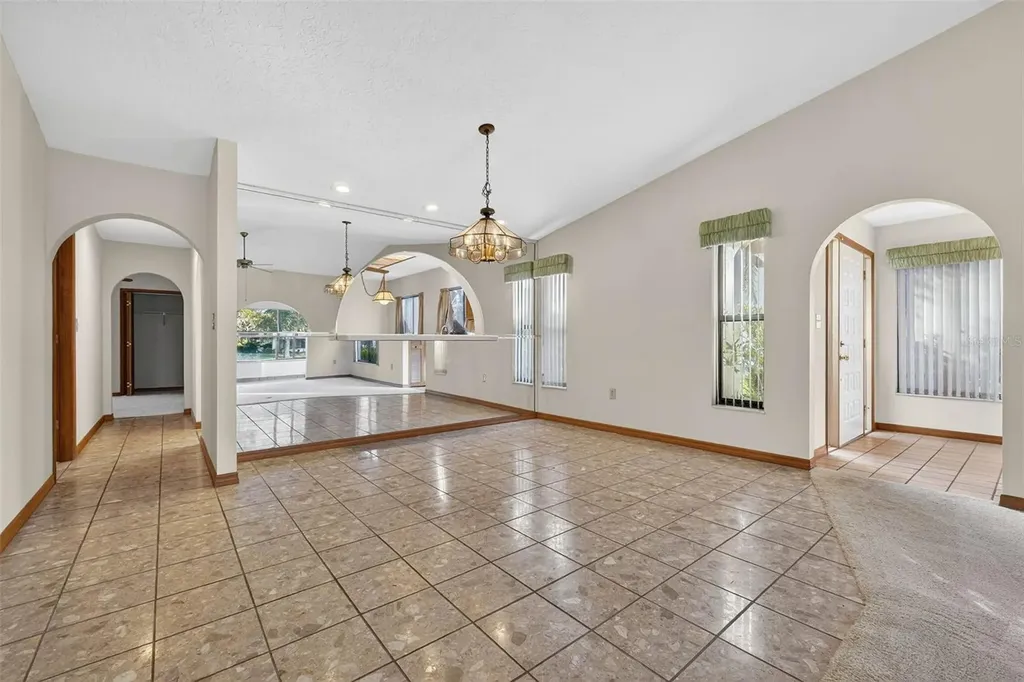 2613 Sunburst Court Lake Wales FL 33898