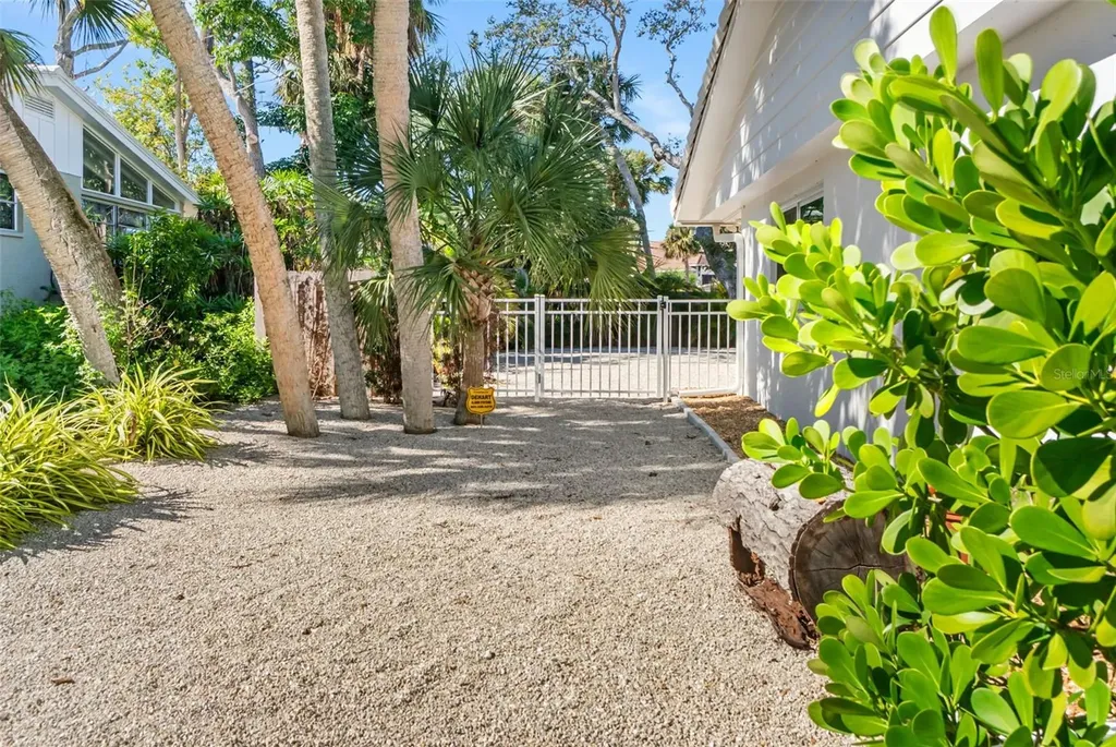 630 Venice Lane Sarasota FL 34242