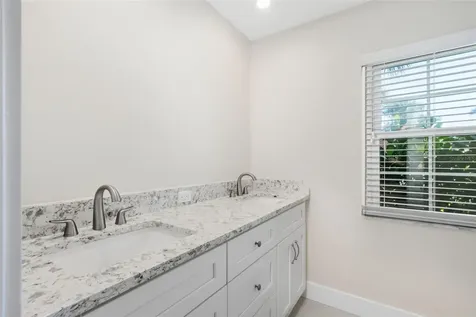 630 Venice Lane Sarasota FL 34242