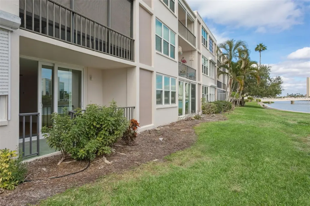 7405 Bay Island Drive S South Pasadena FL 33707