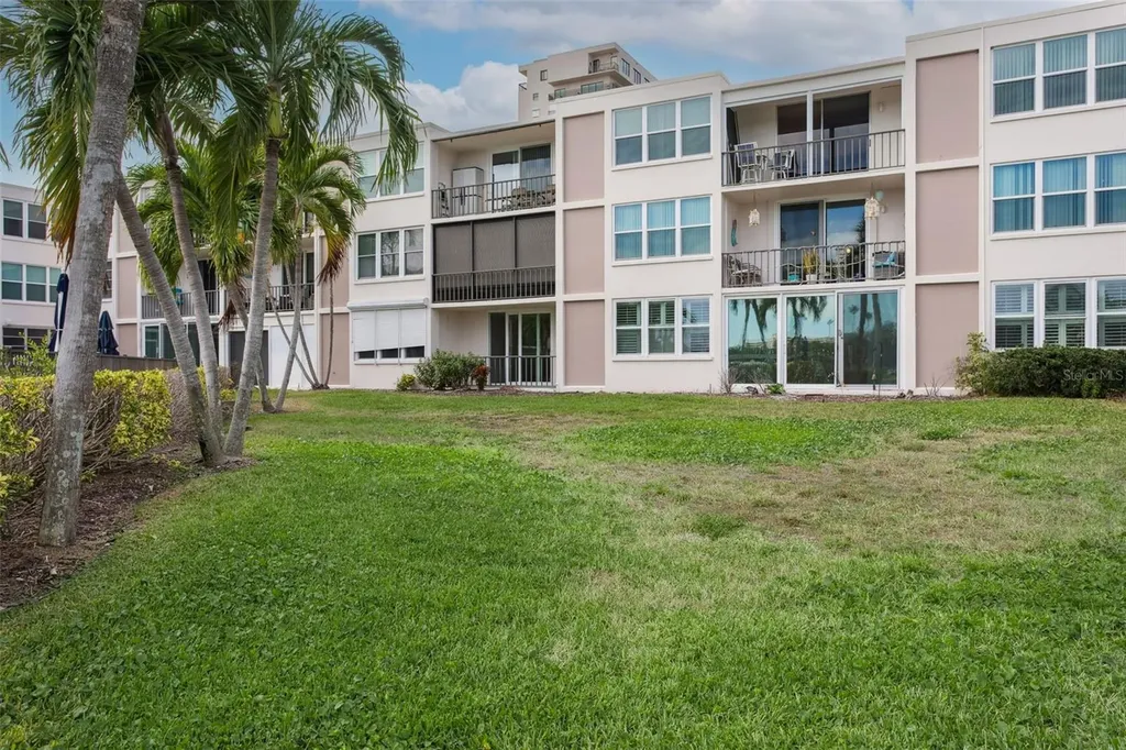 7405 Bay Island Drive S South Pasadena FL 33707
