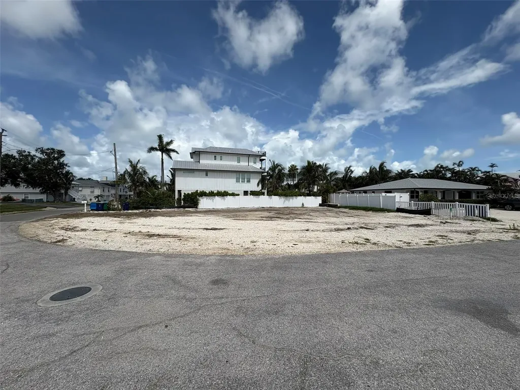 237 S Harbor Drive Holmes Beach FL 34217