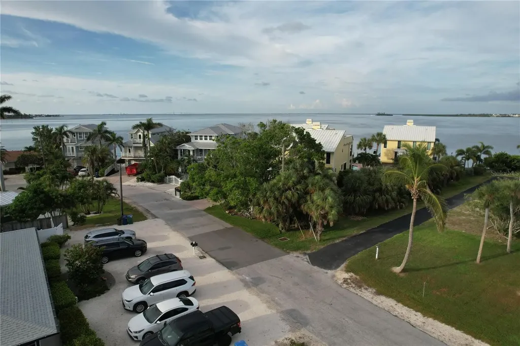 237 S Harbor Drive Holmes Beach FL 34217