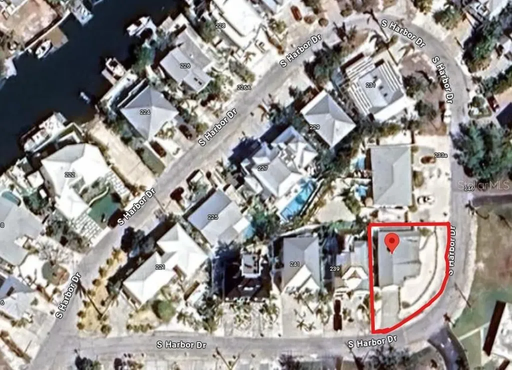 237 S Harbor Drive Holmes Beach FL 34217