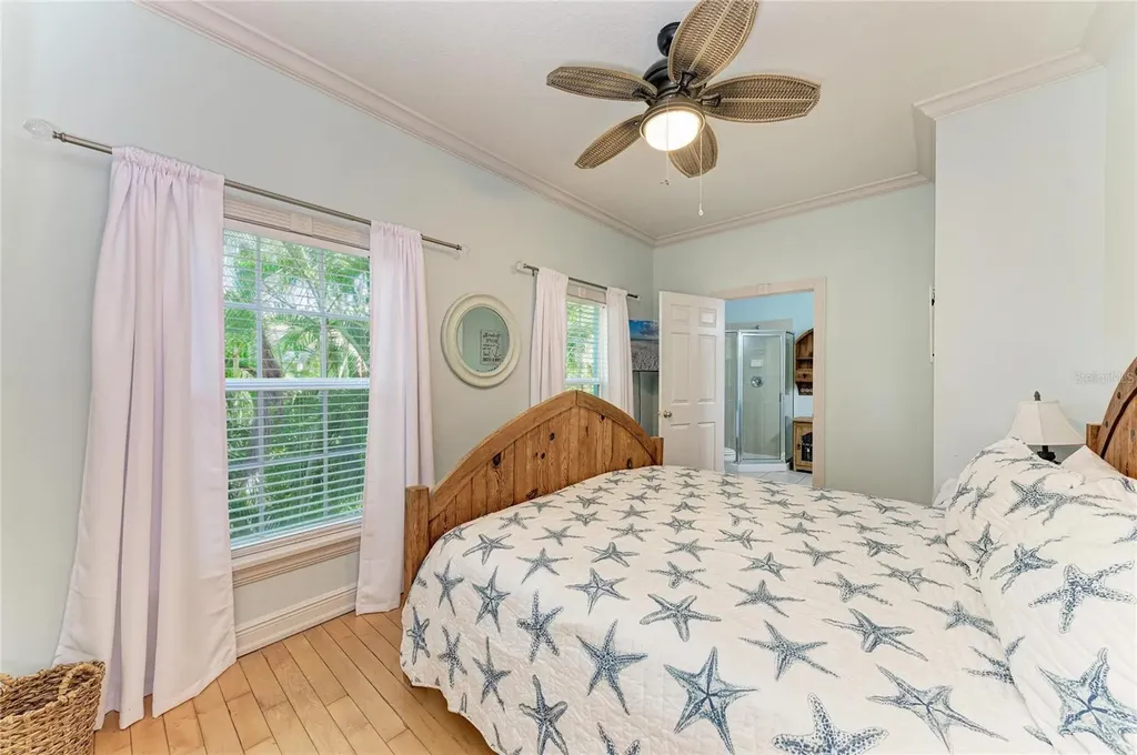 4003 5th Avenue Holmes Beach FL 34217