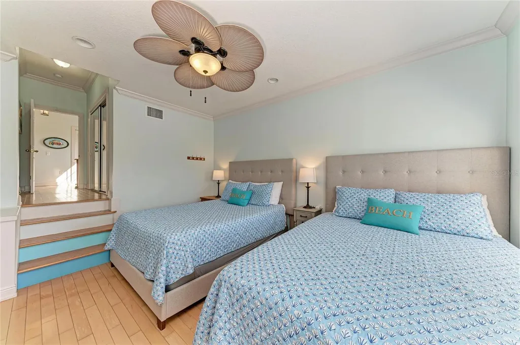 4003 5th Avenue Holmes Beach FL 34217