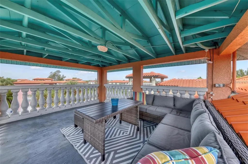 4003 5th Avenue Holmes Beach FL 34217