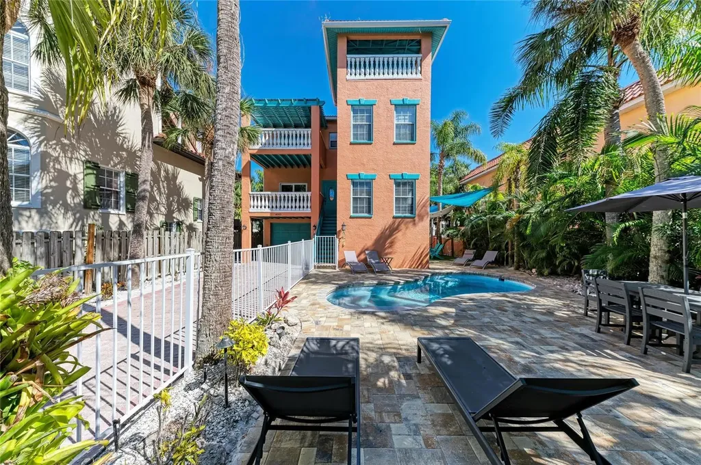 4003 5th Avenue Holmes Beach FL 34217