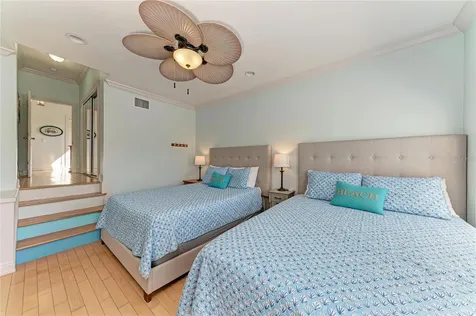 4003 5th Avenue Holmes Beach FL 34217