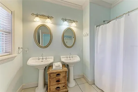4003 5th Avenue Holmes Beach FL 34217