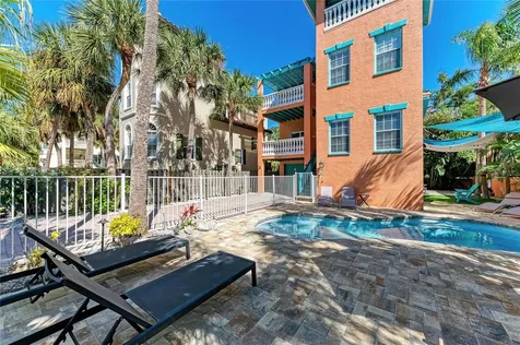 4003 5th Avenue Holmes Beach FL 34217