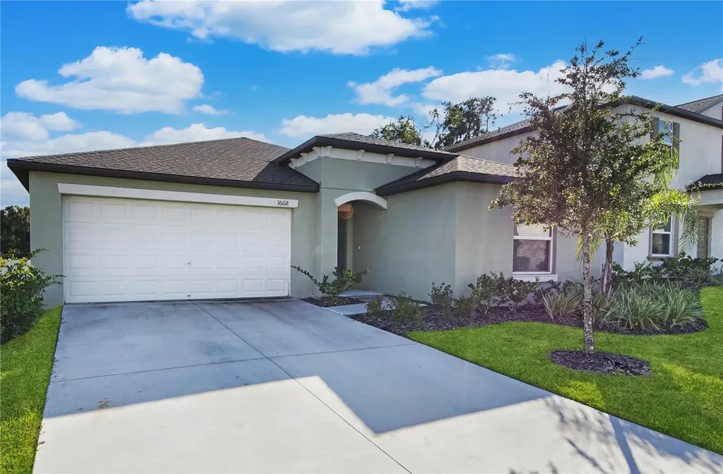 36618 Garden Wall Way Zephyrhills FL 33541