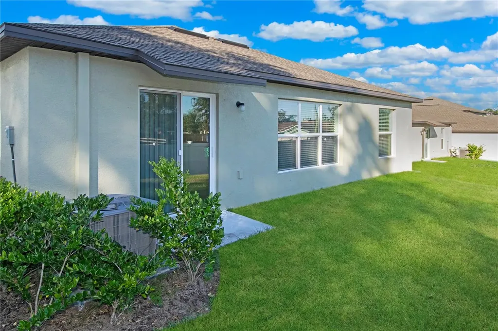 36618 Garden Wall Way Zephyrhills FL 33541
