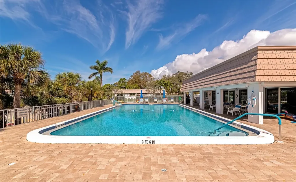 5453 Riverbluff Circle Sarasota FL 34231