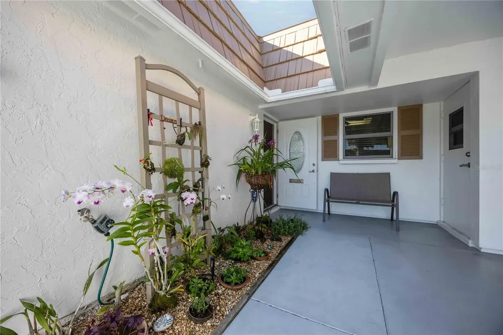 5453 Riverbluff Circle Sarasota FL 34231