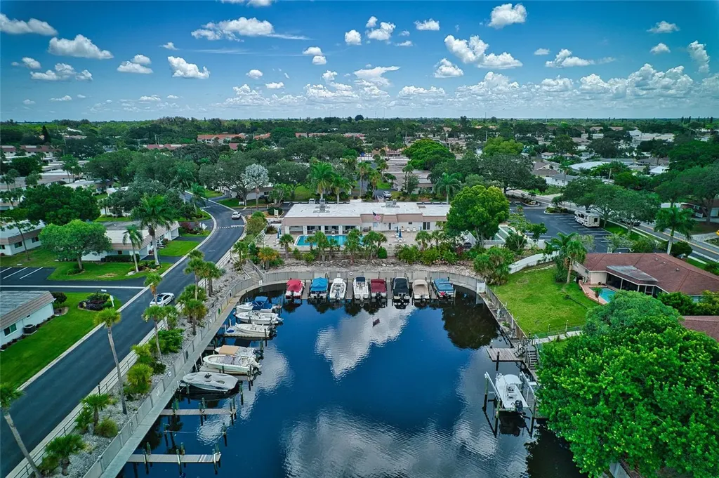 5453 Riverbluff Circle Sarasota FL 34231
