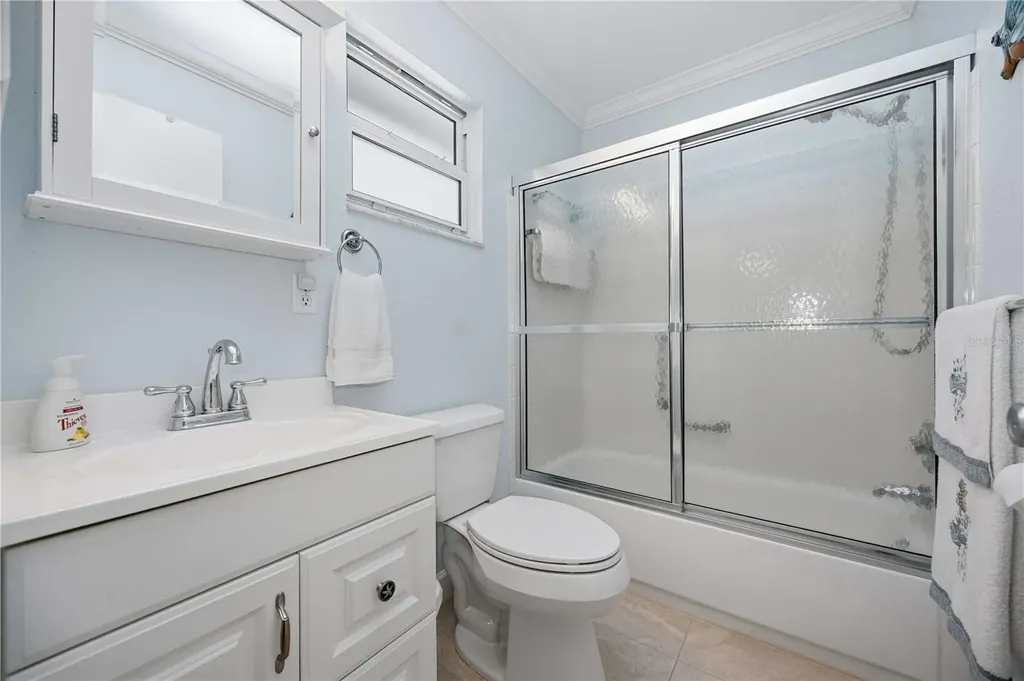 5453 Riverbluff Circle Sarasota FL 34231