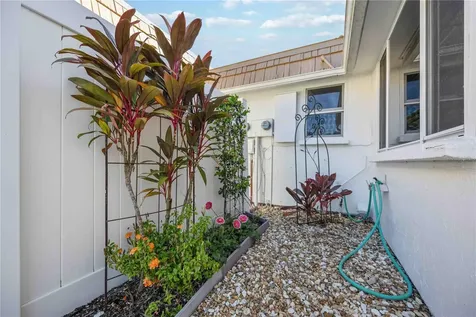 5453 Riverbluff Circle Sarasota FL 34231