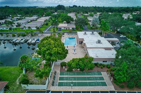 5453 Riverbluff Circle Sarasota FL 34231