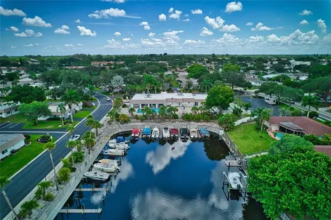 5453 Riverbluff Circle Sarasota FL 34231