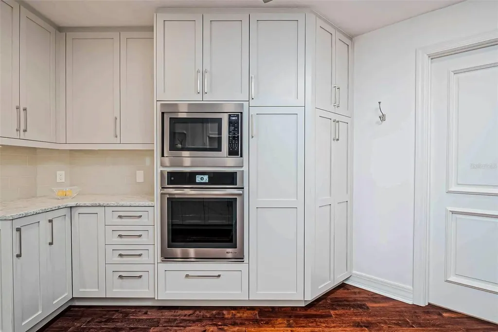 340 S Palm Avenue Sarasota FL 34236