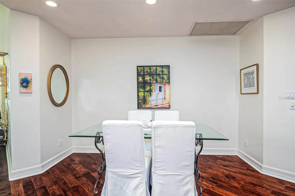 340 S Palm Avenue Sarasota FL 34236