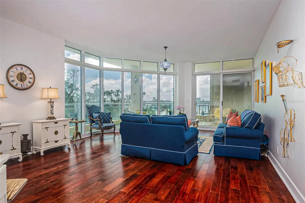 340 S Palm Avenue Sarasota FL 34236
