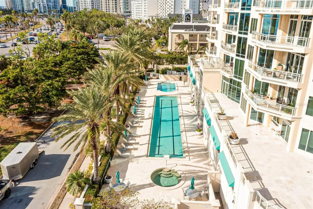 340 S Palm Avenue Sarasota FL 34236