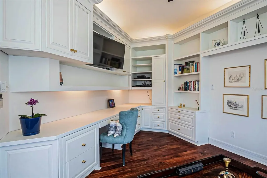 340 S Palm Avenue Sarasota FL 34236