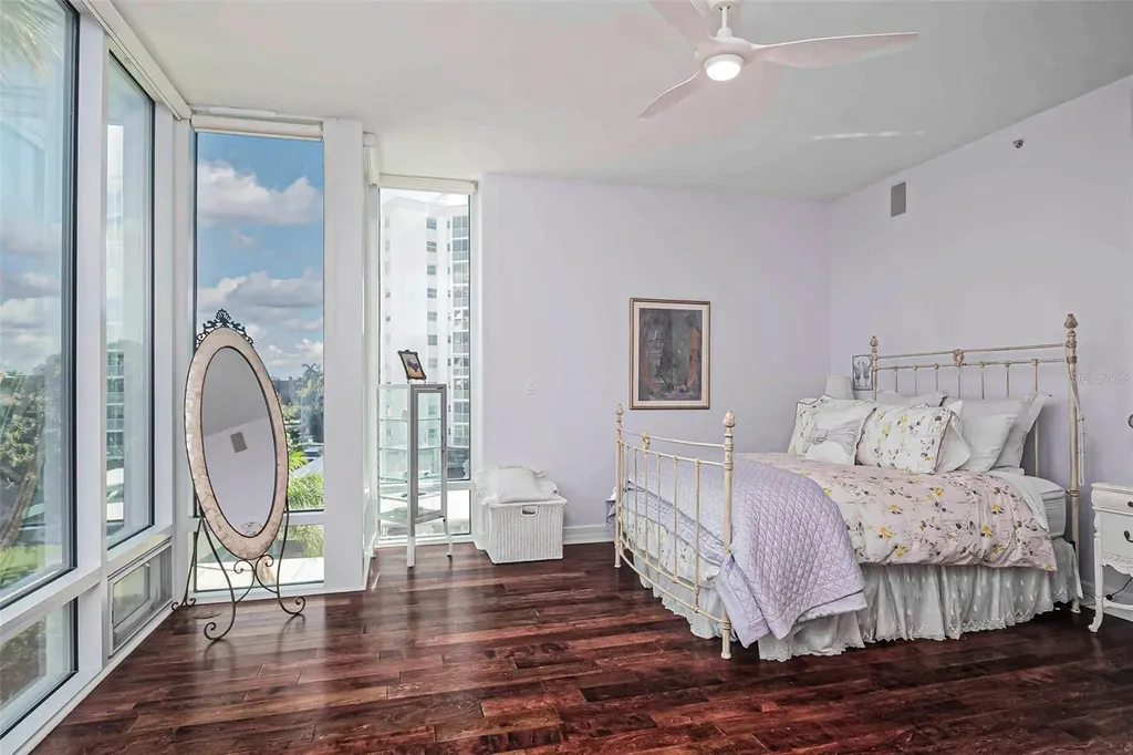 340 S Palm Avenue Sarasota FL 34236