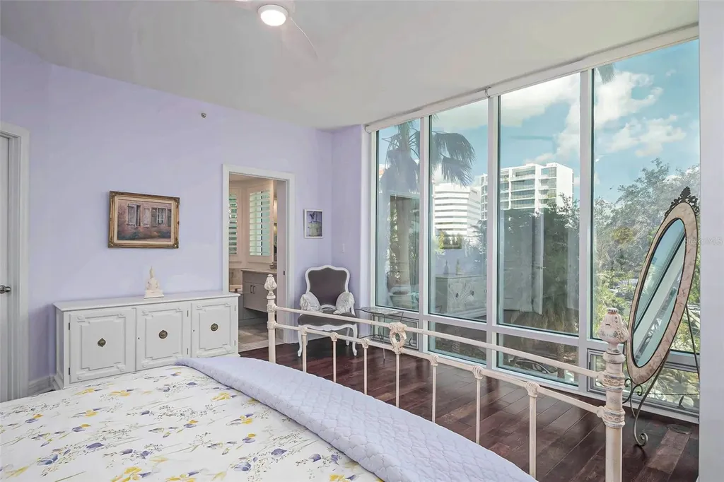 340 S Palm Avenue Sarasota FL 34236