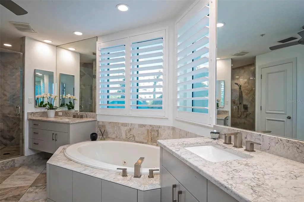 340 S Palm Avenue Sarasota FL 34236