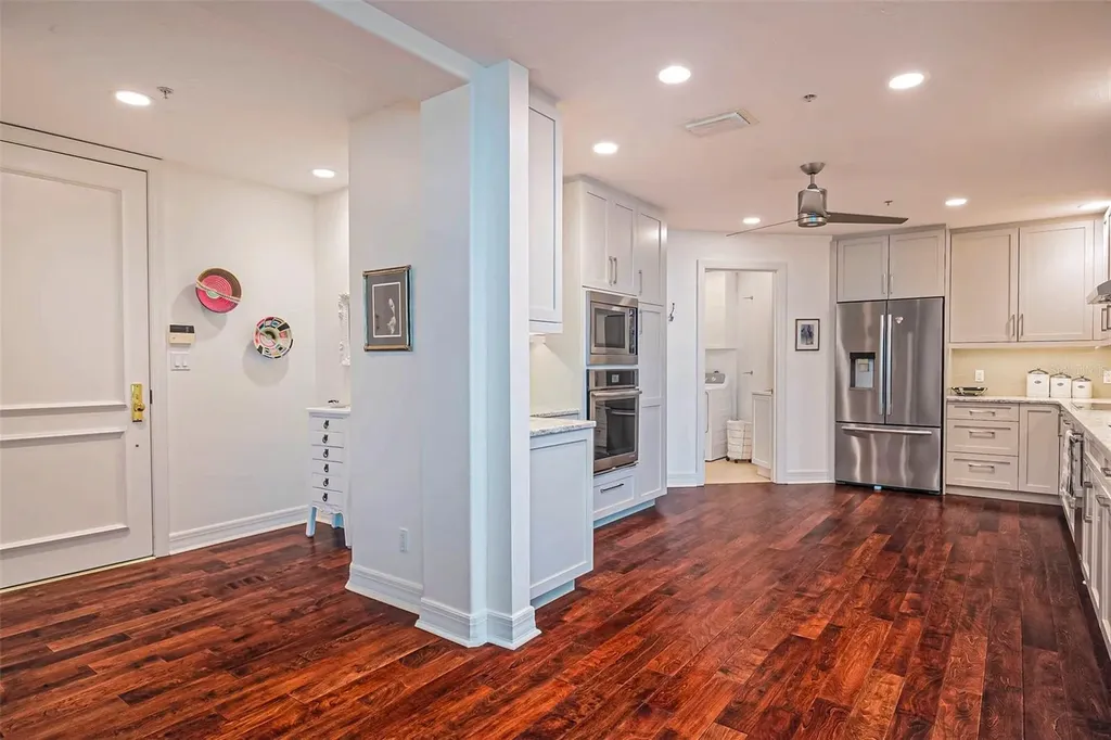 340 S Palm Avenue Sarasota FL 34236