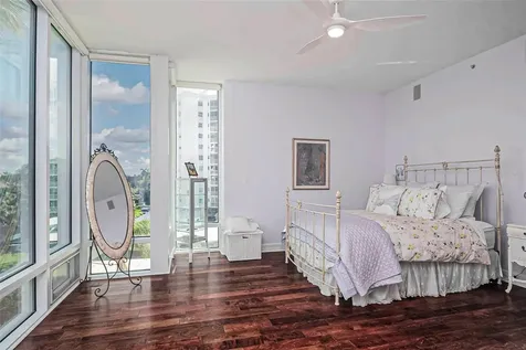 340 S Palm Avenue Sarasota FL 34236