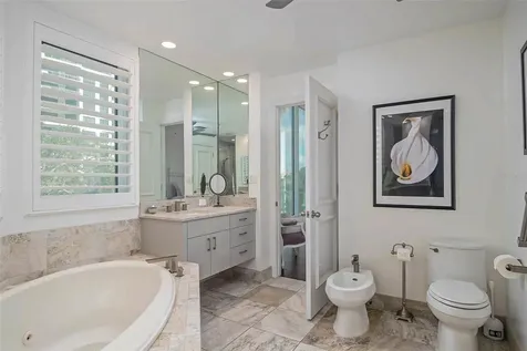 340 S Palm Avenue Sarasota FL 34236