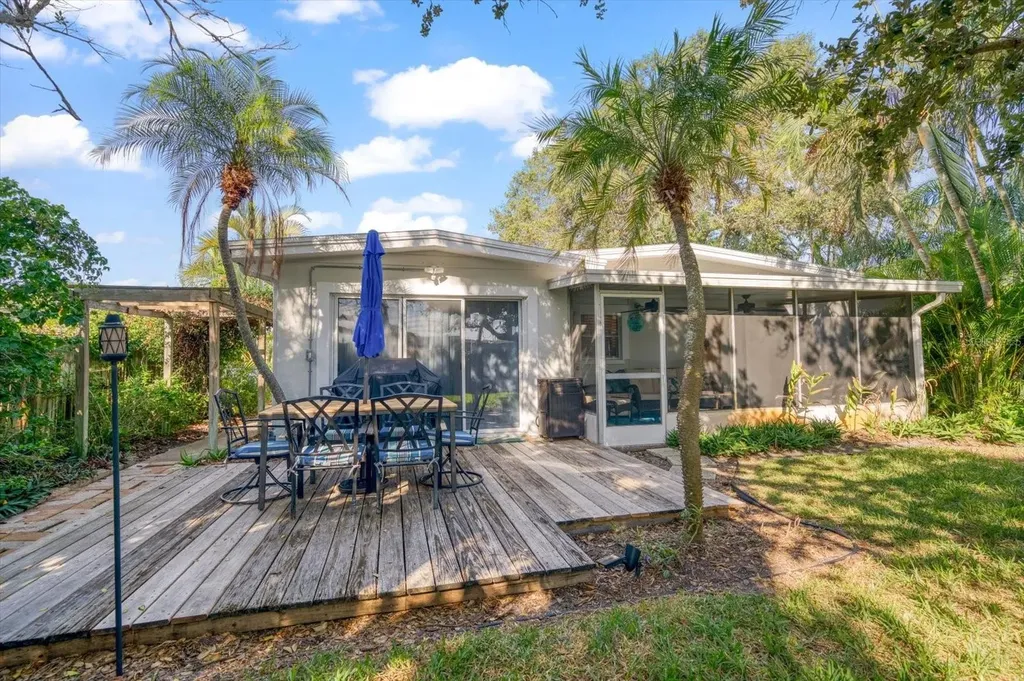941 Palm Drive Belleair Beach FL 33786