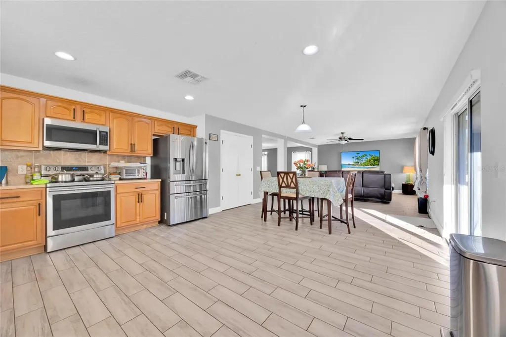 4647 Caverns Drive Kissimmee FL 34758