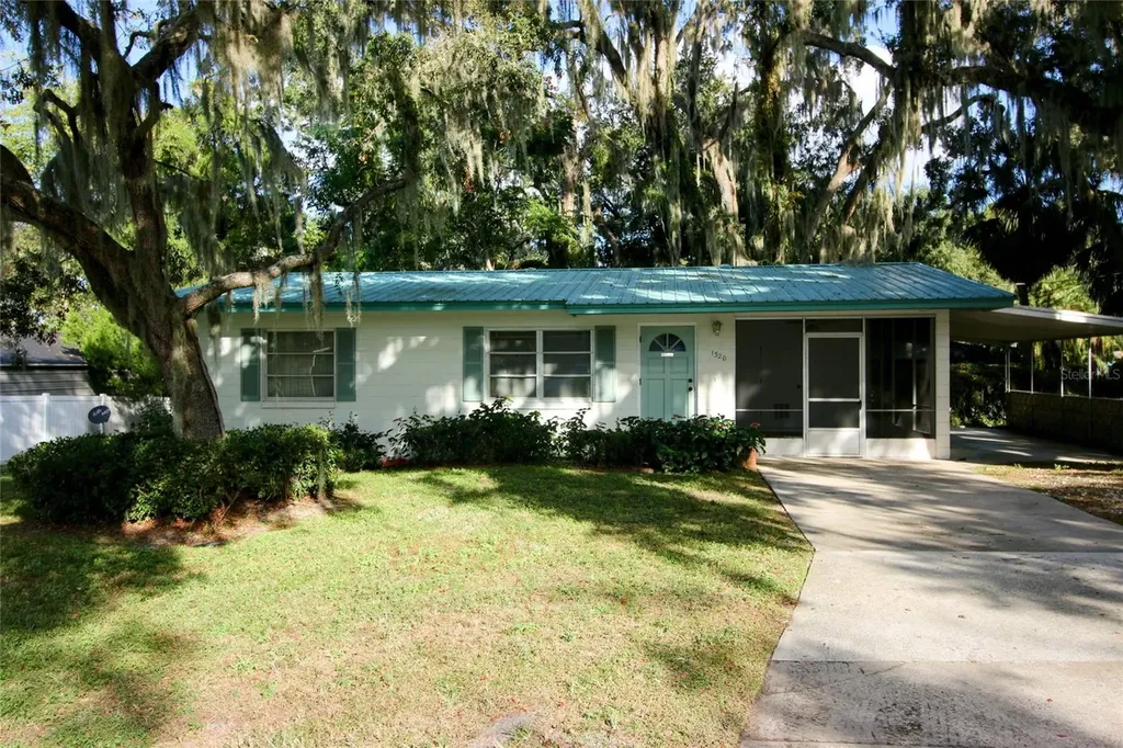1320 Spartan Avenue Leesburg FL 34748