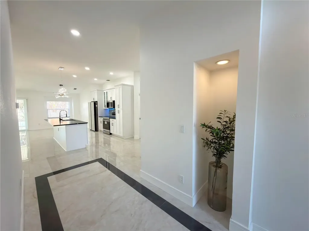 4423 Horseshoe Pick Lane Valrico FL 33594