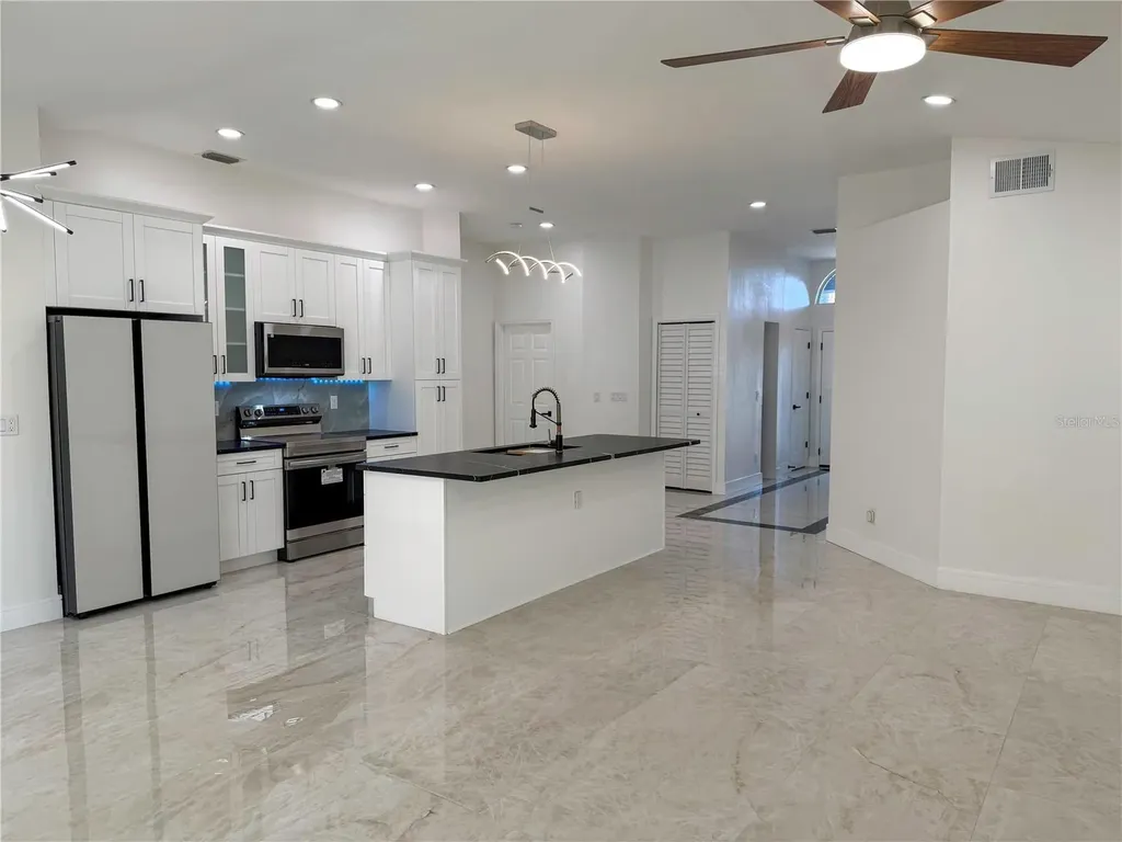 4423 Horseshoe Pick Lane Valrico FL 33594