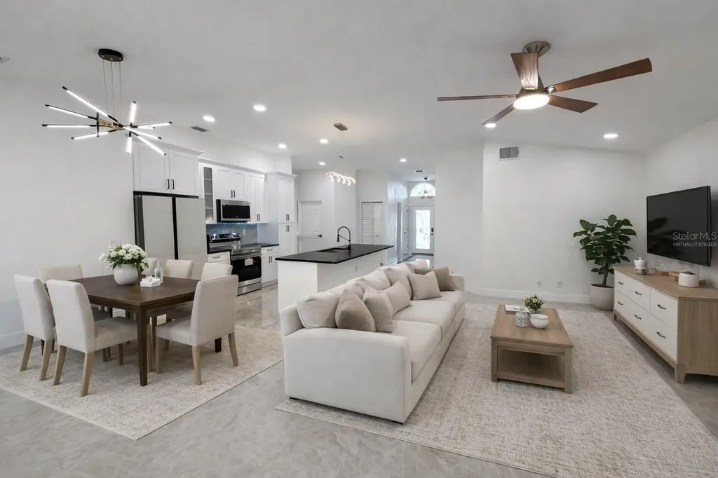 4423 Horseshoe Pick Lane Valrico FL 33594