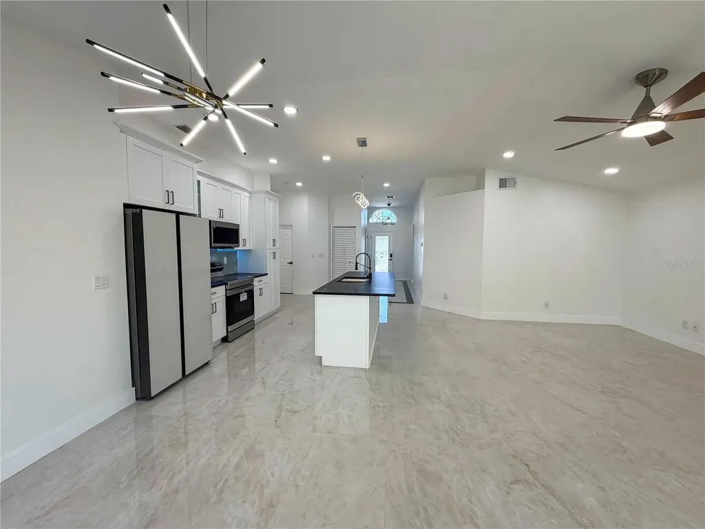 4423 Horseshoe Pick Lane Valrico FL 33594
