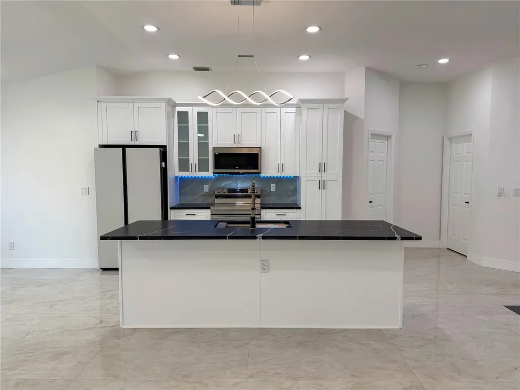 4423 Horseshoe Pick Lane Valrico FL 33594