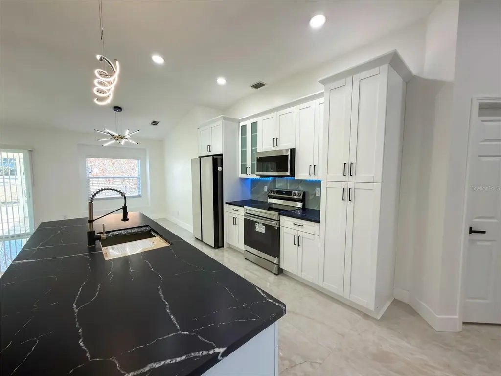 4423 Horseshoe Pick Lane Valrico FL 33594